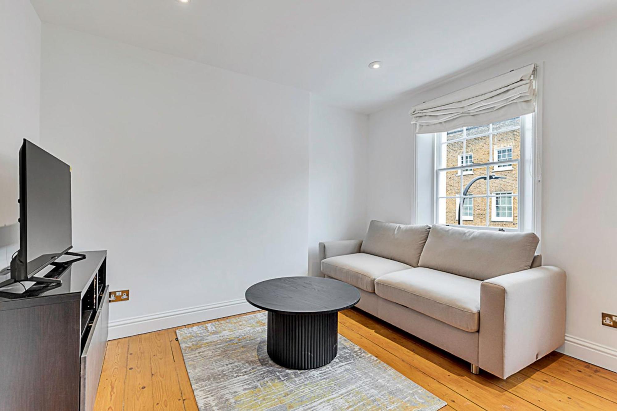 One-Bedroom Abode With A Balcony In Central Londen Buitenkant foto