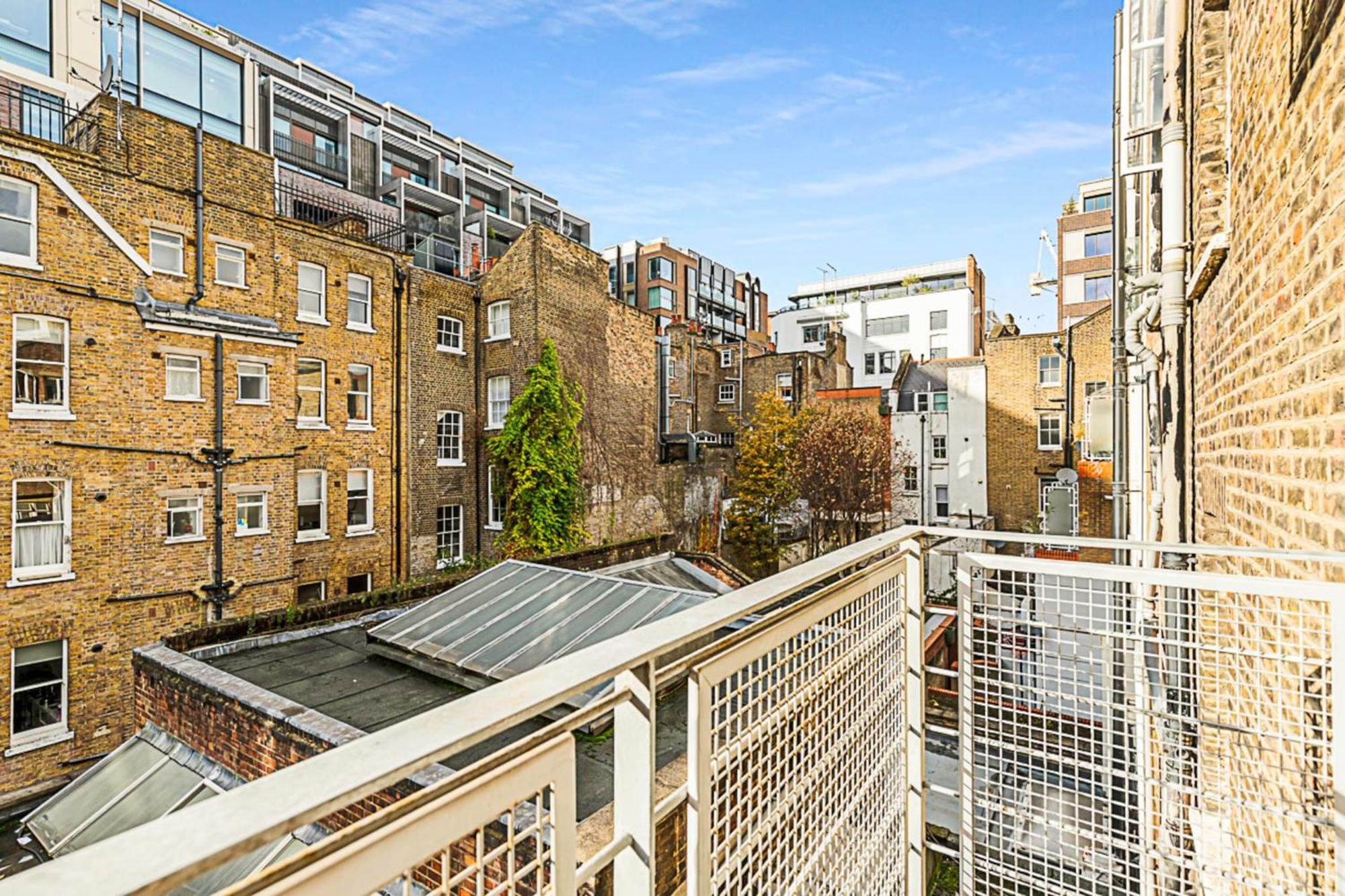 One-Bedroom Abode With A Balcony In Central Londen Buitenkant foto