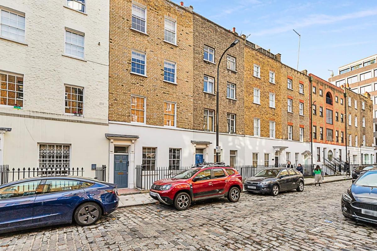 One-Bedroom Abode With A Balcony In Central Londen Buitenkant foto